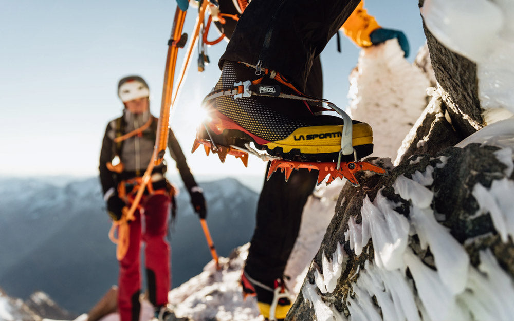 Scarponi e ramponi per l'alpinismo